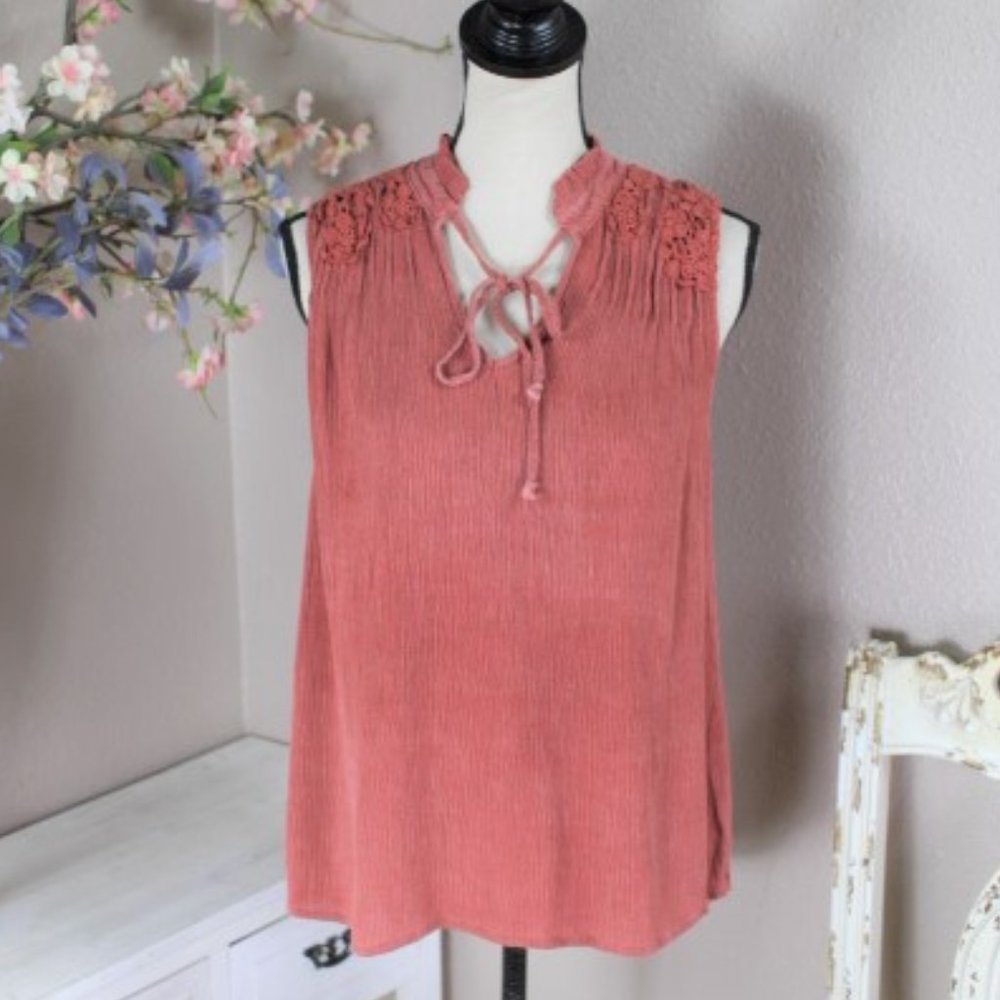 Caslon Romance Top